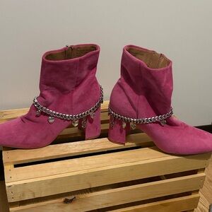 BEAST FASHION Fuchsia Heeled Boots with Chain Accent